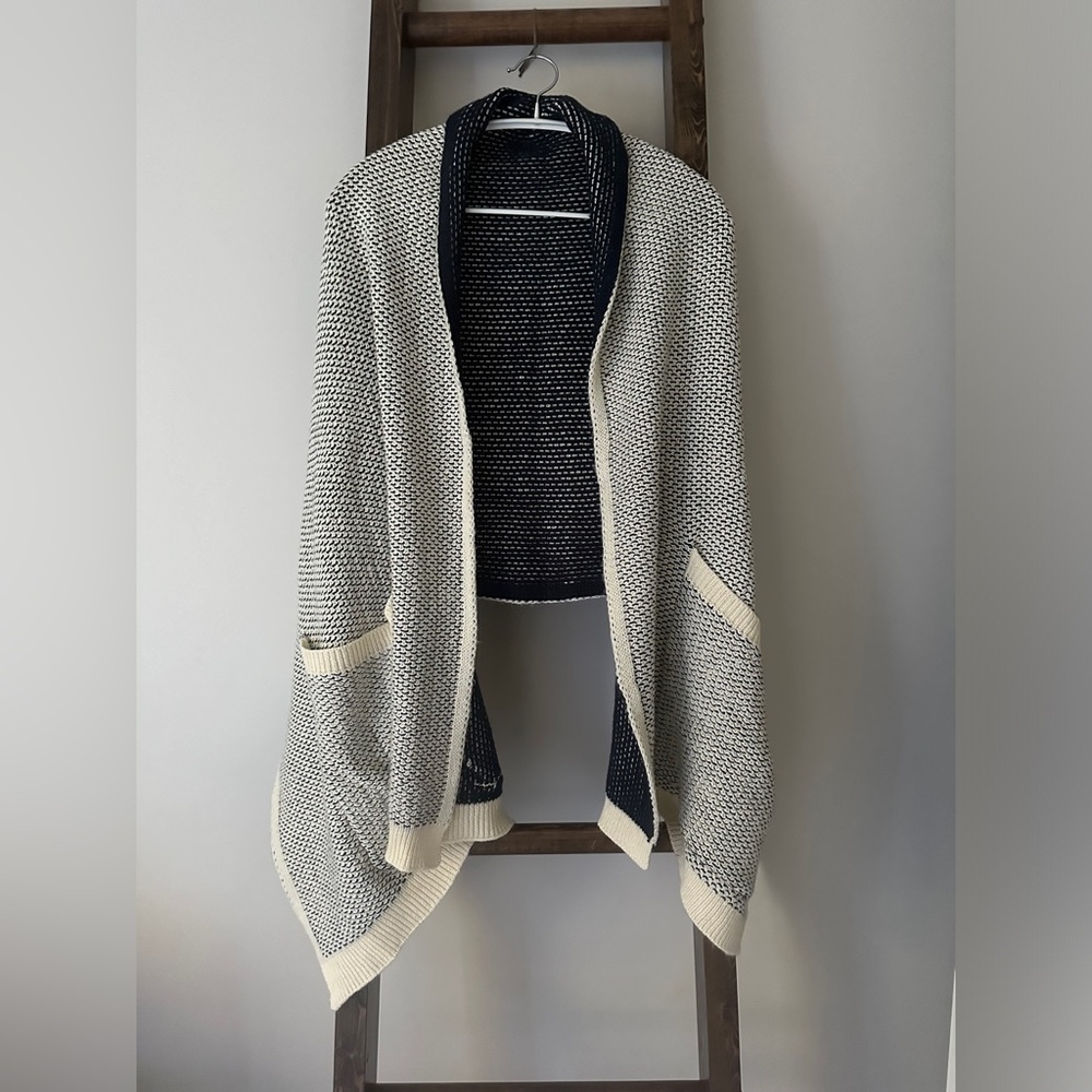 Indigo shawl with pockets